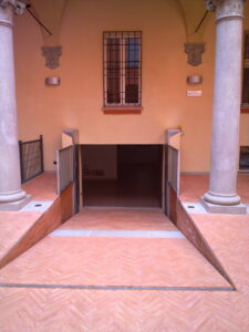 Rampa inclinabile meccanizzata- Foto Grande
